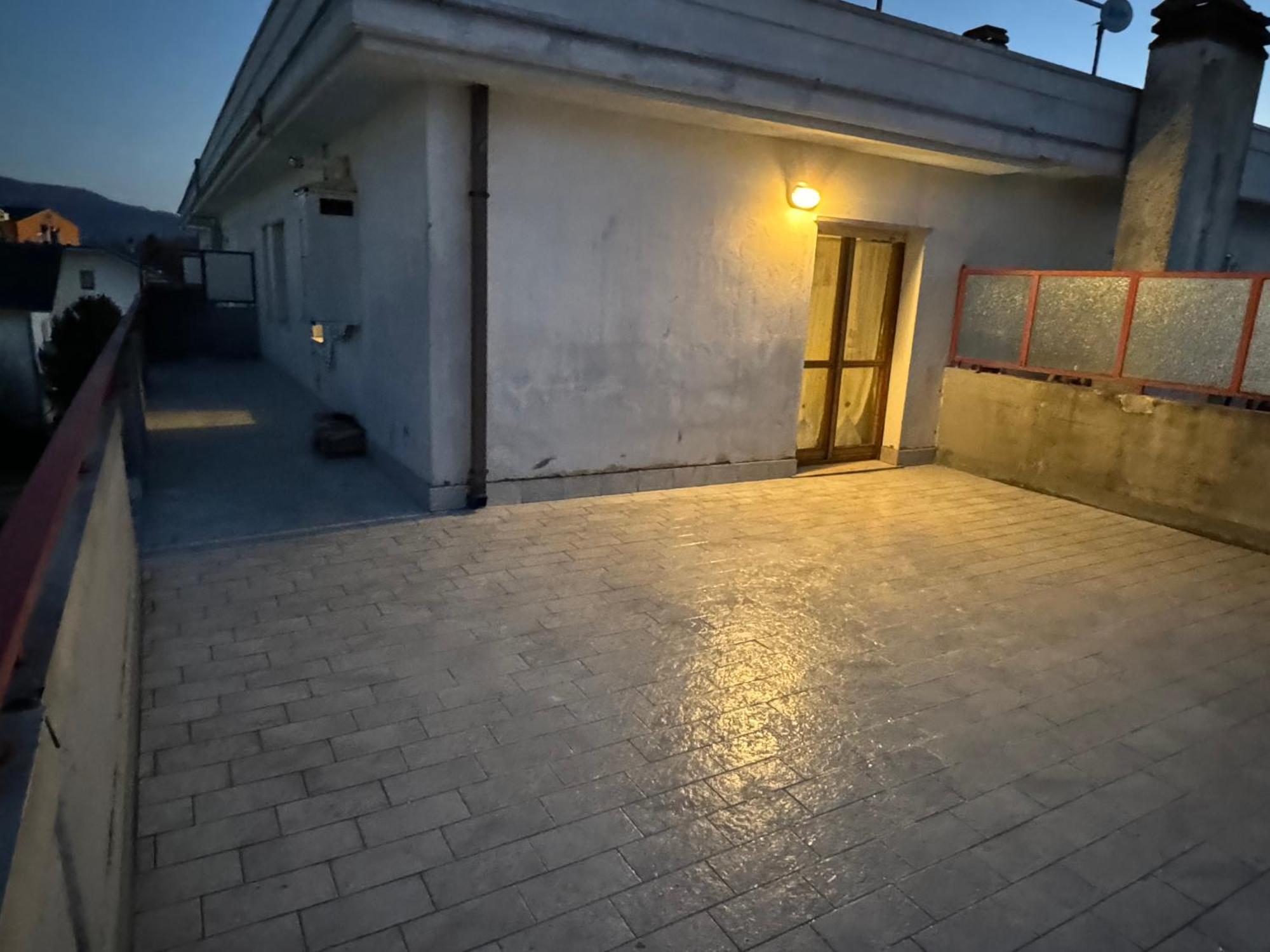 Attico - Terrazza Su Castello Apartment Castel Di Sangro Exterior photo