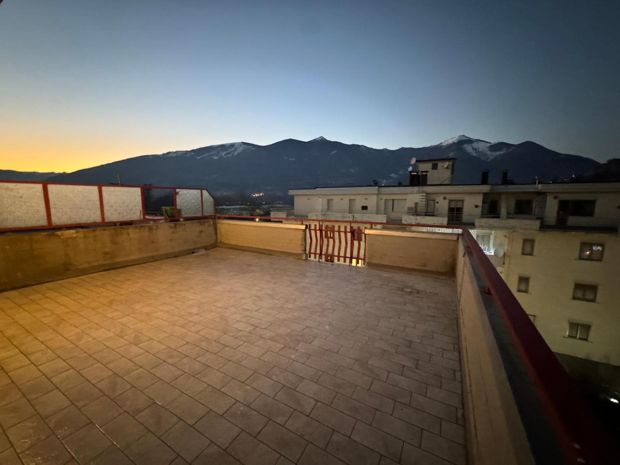 Attico - Terrazza Su Castello Apartment Castel Di Sangro Exterior photo